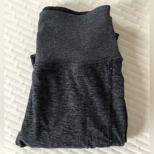 Size 4 Alo Yoga leggings